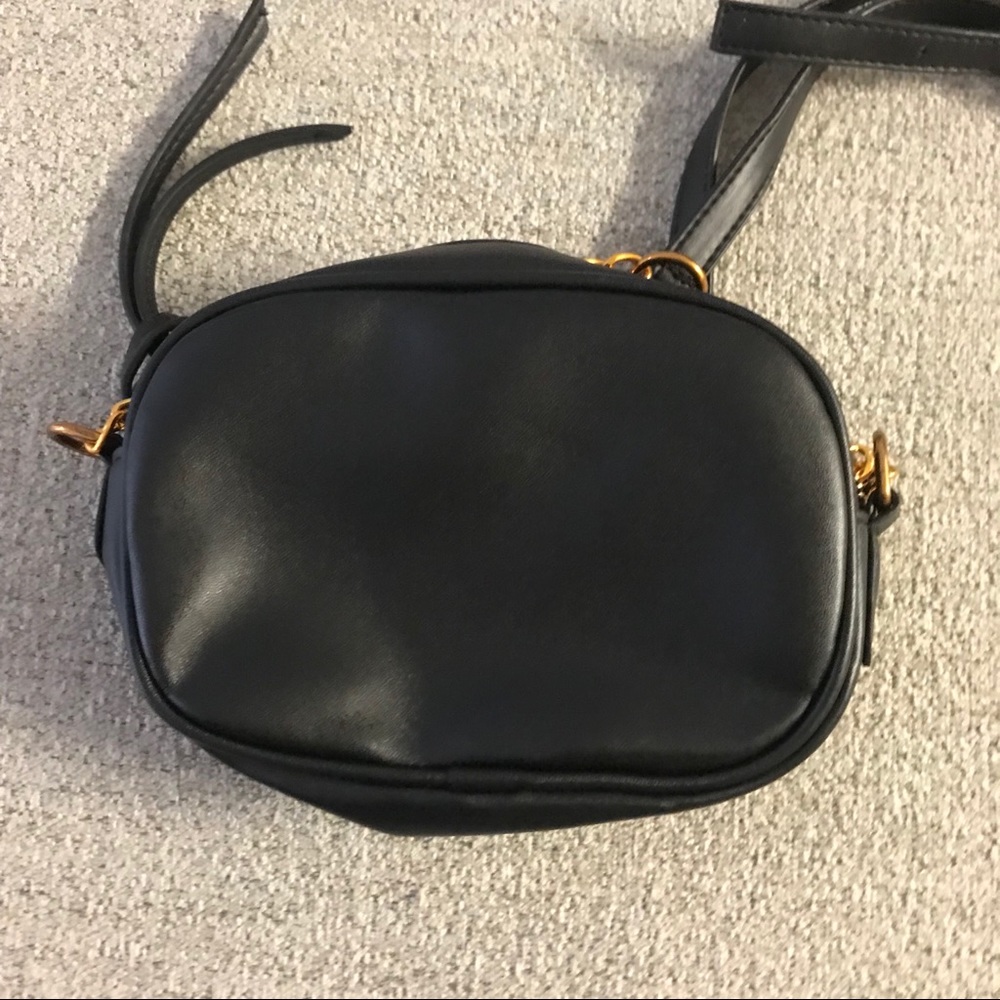 Black cross body bag for @sweetheartgirls